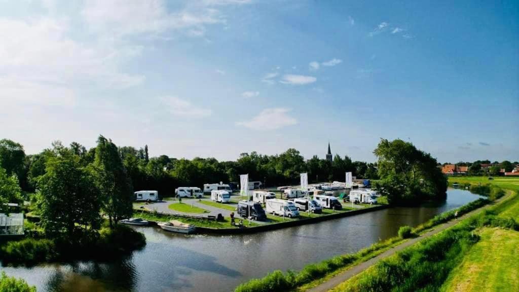 Villa Tiny House Aan Het Water Op De Appelhof Wommels Exterior foto