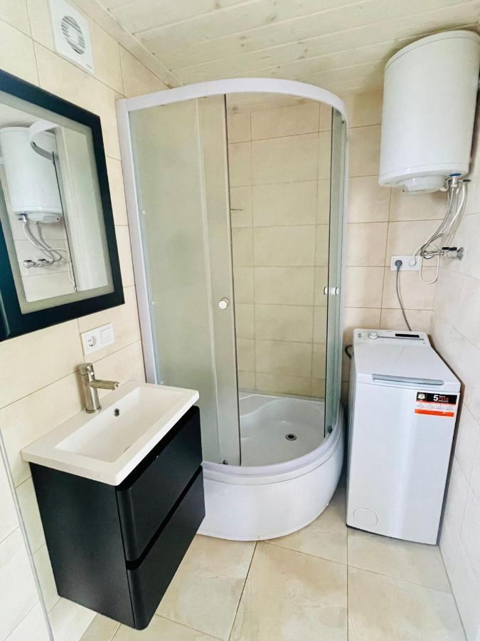 Villa Tiny House Aan Het Water Op De Appelhof Wommels Exterior foto